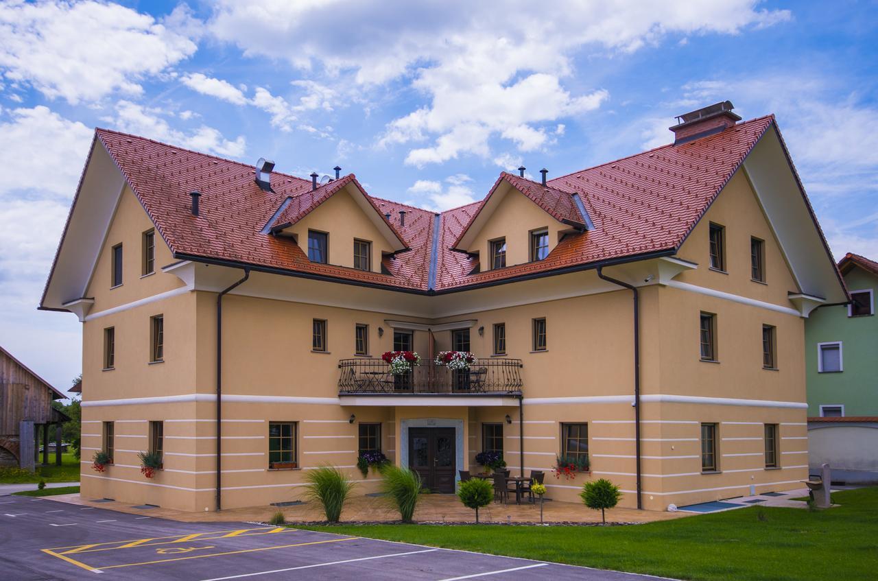 Bed & Breakfast Karun Cerklje na Gorenjskem Zewnętrze zdjęcie